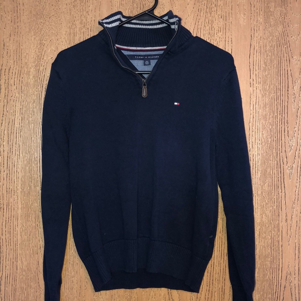 Tommy Hilfiger navy crewneck (XS)